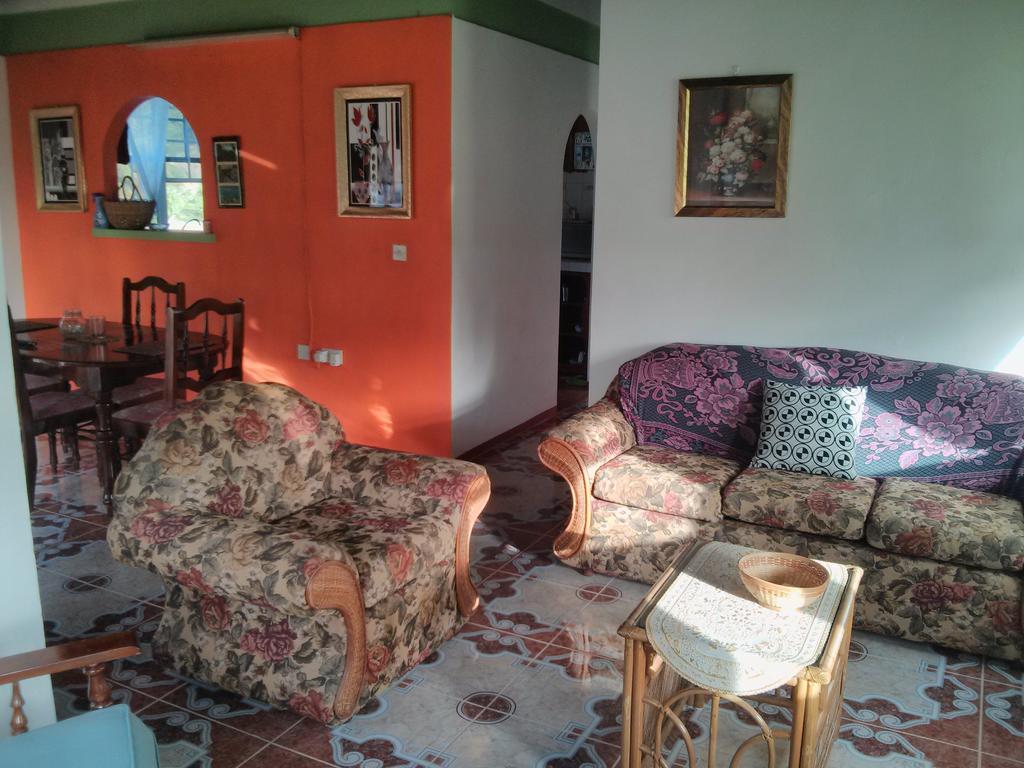 Mainroad Suite Calibishie Esterno foto